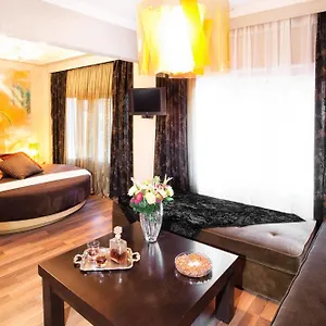 Plaza Hotel, Philian And Salonic